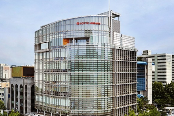 롯데하이마트가 올해 실적 회복 신호를 보이고 있다. 에프엔가이드에 따르면 롯데하이마트는 올해 매출과 영업이익이 모두 증가할 것으로 전망됐다. 사진은 서울 대치동에 위치한 롯데하이마트 본사 전경. ⓒ연합뉴스