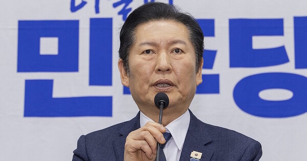 정청래 더불어민주당 대표가 5일 국회에서 열린 정책 의원총회에서 인사말을 하고 있다. ⓒ 연합뉴스