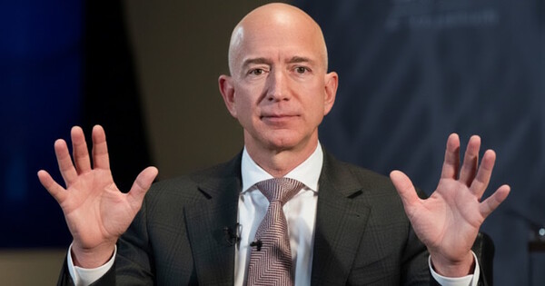 제프 베이조스 아마존 이사회 의장. 사진은 이해를 돕기 위해 AI로 생성한 이미지를 재편집한 것.