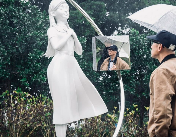 구준엽이 제작한 서희원의 동상. ⓒ리첸다오 인스타그램