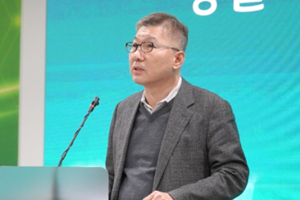 &nbsp;이우봉 풀무원 총괄 대표이사가 9일 풀무원 수서 본사에서 열린 ‘미래사업부문 신성장&nbsp;SBU’ 출범식에서 조직원들에게 출범사를 전하고 있다. ⓒ풀무원