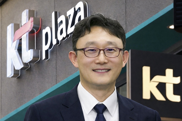 박윤영 KT 대표이사 사장 후보의 올해 실적 관리 난이도가 올라갈 것으로 보인다. ⓒ허프포스트코리아