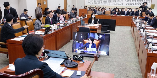 국회 법제사법위원회가 11일 전체회의를 열고 있다. ⓒ연합뉴스