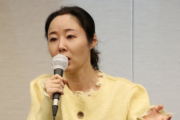 법원이 12일 1심 판결에서 민희진 전 어도어 대표(사진)의 손을 들어줬다. 민 전 대표가 하이브를 상대로 제기한 주식 매매대금 청구 소송에서 하이브에게 255억 원가량을 지급하라고 판결한 것이다. ⓒ연합뉴스