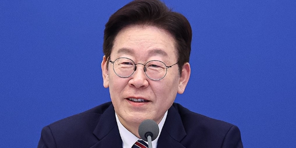 이재명&nbsp;대통령이 12일 오전 청와대에서 열린 수석보좌관회의에서 발언하고 있다. ⓒ연합뉴스