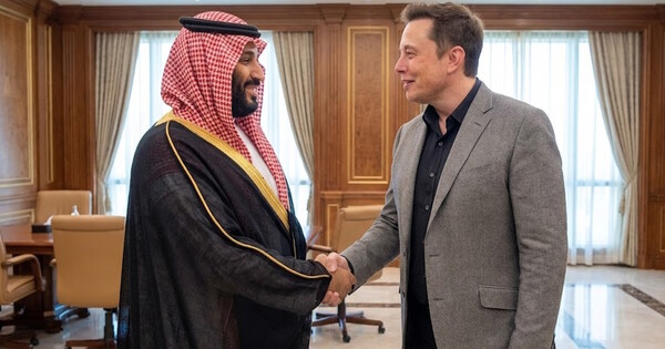 무함마드 빈 살만 사우디아라비아 왕세자와 일론 머스크 테슬라 최고경영자. 사진은 이해를 돕기 위해 AI로 생성한 이미지를 재편집한 것.