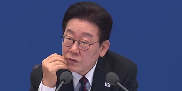 이재명 대통령이 25일 자신의 엑스(옛 트위터)에 농지 전수조사 및 매각과 관련해 야권에서 공산당이라 비판하자 이승만 전 대통령의 농지개혁을 언급하며 반박했다. ⓒ이재명 대통령 엑스