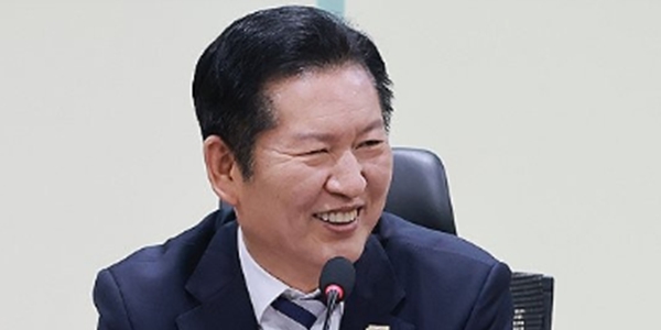 정청래 더불어민주당 대표가 26일 국회 의원회관에서 열린 민주당 한반도평화신전략위원회 출범식에 참석해 발언하고 있다. ⓒ연합뉴스&nbsp;