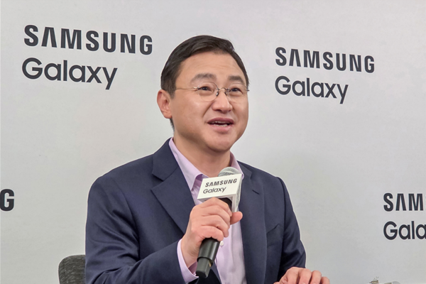 [허프 사람&말] 삼성전자 노태문 갤럭시 AI 체급 확장, '기능' 중심에서 '에이전트·운영체제'로 레벨 높인다