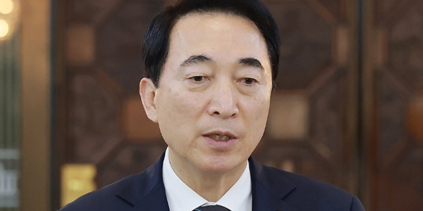 조희대 향해 십자포화 퍼부은 민주당, 정청래 “사퇴에도 때가 있다” 박수현 “법률 뒤 숨으면 썩은 냄새 사라지나”