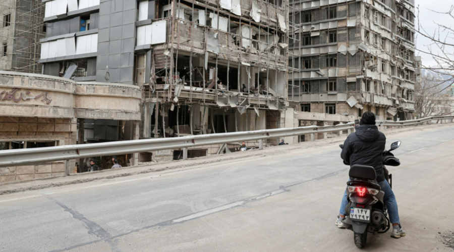 미국-이스라엘 공습이 빼앗아간 '가장 안전한 곳': 이란 여성·아이의 미래가 사라진다