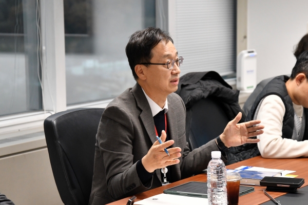 한미약품 대표 임기 만료 앞둔 박재현, 대주주 신동국과 갈등에도 연임 문제 없을까 : 지주회사 한미사이언스 이사회 결정 주목