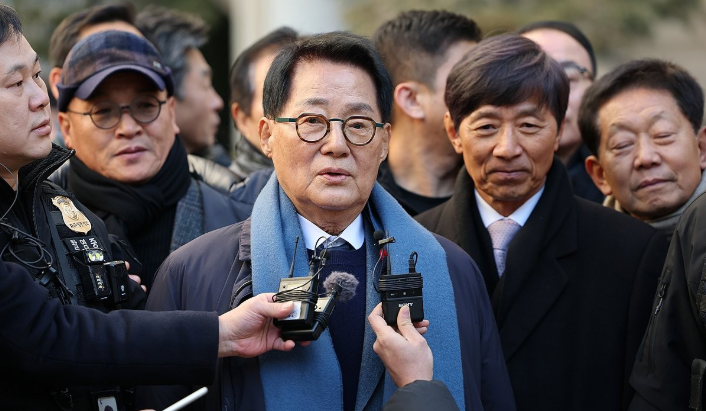 박지원 민주당 의원 이 대통령이 당청 갈등 없다는 것 보여줬다 : 검찰개혁법안 당정청 협의 가능해