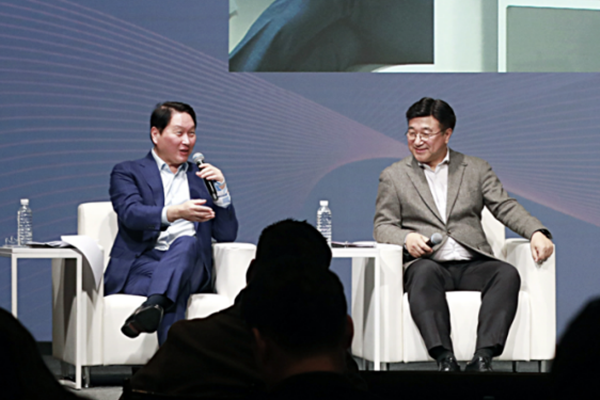 최태원 SK그룹 회장의 '새 성장지표' 제안 : 사회·환경적 가치 포괄해 국민 삶과 질 올리는 방향 가야