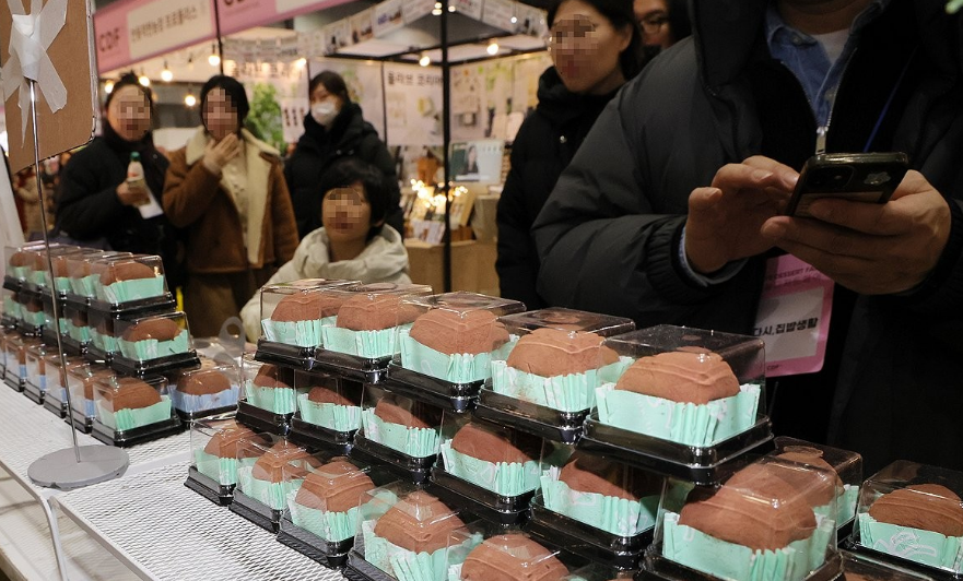 [허프 트렌드] 버터떡이 두쫀쿠 이어 디저트 시장을 점령 중이라는데 : 이런 유행은 누가, 왜, 어떻게 만들까?