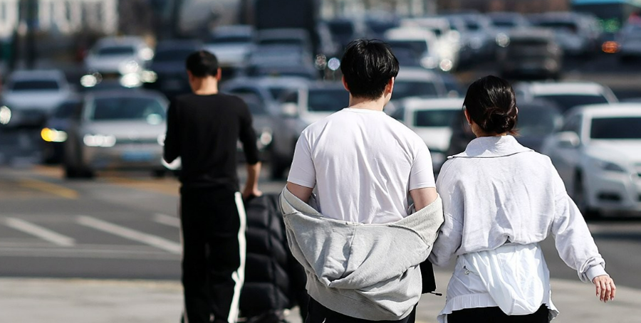 13일 오후 추위가 싹 걷히는데 14일~15일 주말 날씨는? : 옷차림 신경 안 쓰면 낭패 본다