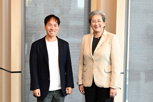 네이버·삼성전자 만난 리사 수 AMD 최고경영자가 업스테이지 김성훈 만난 이유 : '독파모' 승리 예감?