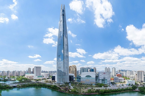 [K-밸류업 리포트] 롯데지주 현금 없어도 롯데바이오로직스엔 집중 투자? '경영상 판단' 명분 불구 '신유열 승계 정당화 포석' 겹치는 이유