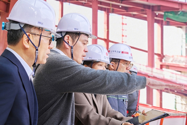 신세계 정용진 '스타필드' 추가 방문으로 오프라인 중심축 확인 : 이번엔 '야구장 쇼핑몰' 현실판 '스타필드 청라'