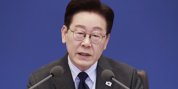 이 대통령이 보유세는 '최후 카드'라면서도 계속 쓸쩍 보여준다 : 시장에 던지는 신호