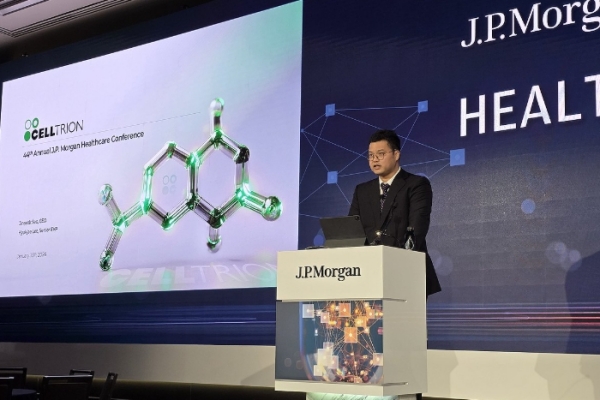 셀트리온 오너 2세 서진석 존재감 더 커졌다, '서정진 복심' 김형기 사임으로 2인 대표 체제 중심에