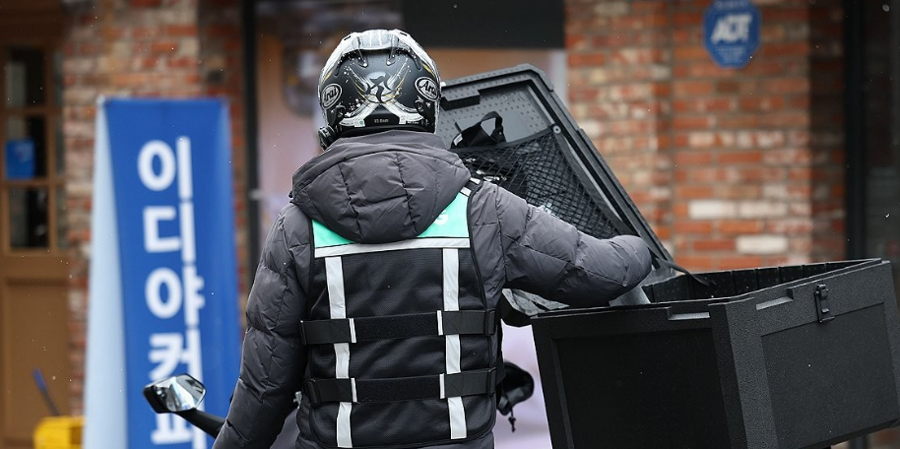 이란전쟁이 한국 배달 음식값도 올릴 태세 : 기름 이어 플라스틱 용기·의류도 가격 인상 대기 중이다