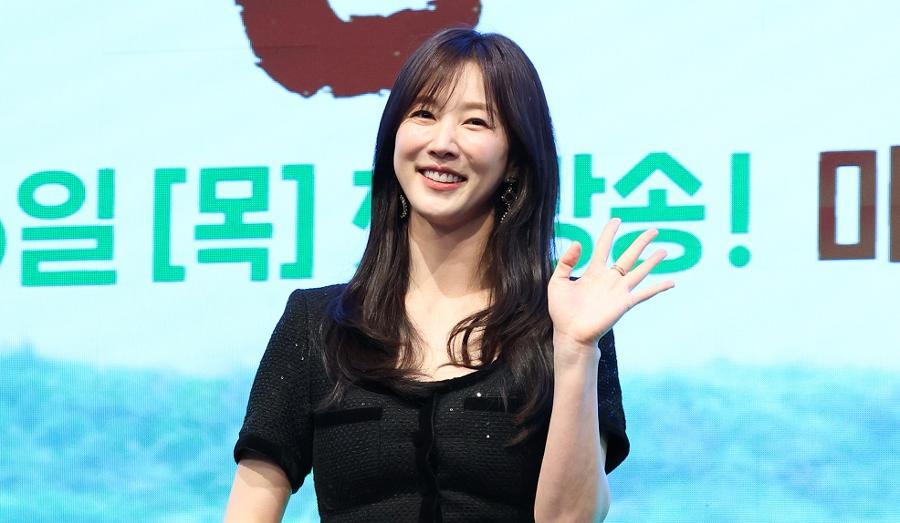 법 때문에... 44세 배우 이수경이 입양 포기한 이유 : 미혼 여성의 입양 정말 불가능할까?  