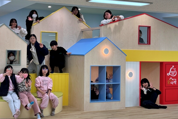 롯데의 이유 있는 '생애주기별' 사회공헌 : 영유아부터 청년·군장병 아우르며 '라이프타임 밸류' 그룹 비전 실현  