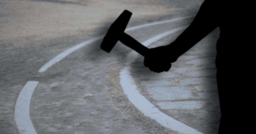 “길 걷던 중학생에게 다가가더니 망치로…” 40대 남성이 대낮에 ‘아들뻘’ 내리친 이유 : 듣자마자 탄식 탁 터져 나온다