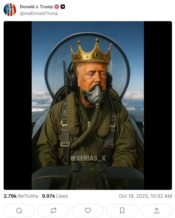 화장실까지 황금으로 칠하는 트럼프 미국 대통령에게 바치는 작품들 : 24K 도금 벗겨낸 날카로운 풍자