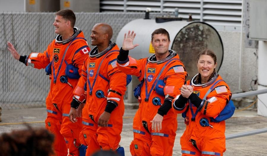 미국 나사가 54년 만에 쏘아 올린 달 탐사 우주선 '아르테미스 2호'가 남긴 최초의 기록들  