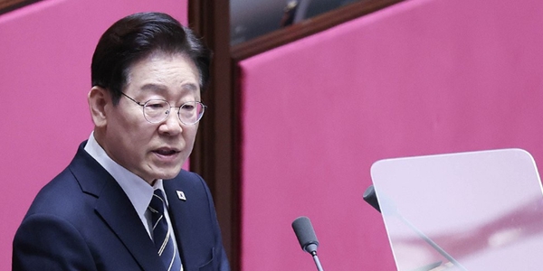 미국·이란 전쟁이 불붙인 ‘재생에너지 전환’ 논쟁 : 여권 “전환 서둘러야” vs 국힘 “원전 더 지어야”