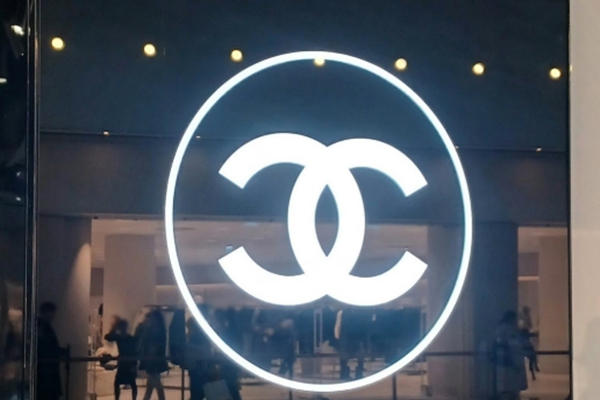 [허프 트렌드] 샤넬·불가리·까르띠에 한국만 또 가격 인상 : 중동 전쟁 장기화로 수입 원가 늘었다지만 글로벌 흐름은 딴판