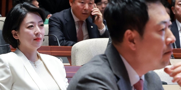 국힘 서울 지지율 13%에 뿔난 배현진의 장동혁 사퇴 공개 요구, “애당심과 결단 기대한다”