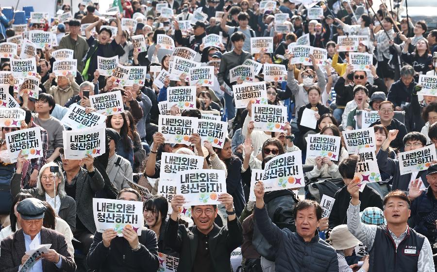 '탄핵 1주년' 윤석열 전 대통령이 부활절 맞아 옥중 메시지를 보냈다