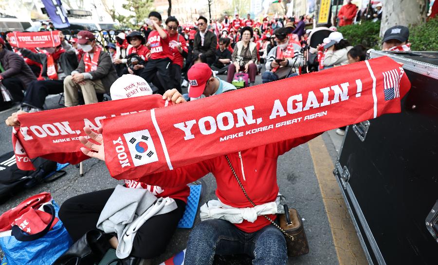 '탄핵 1주년' 윤석열 전 대통령이 부활절 맞아 옥중 메시지를 보냈다 : 자유는 빠뜨리지 않았다 