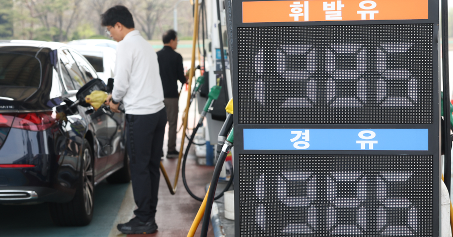 [허프 트렌드] '고유가 지옥'에서 살아남기 : 주유 혜택 가장 많이 주는 신용카드를 찾아라!