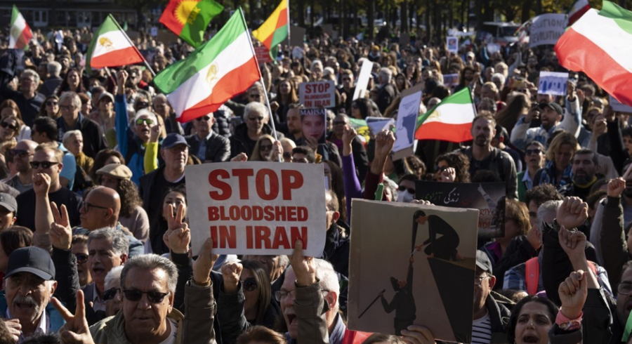 트럼프 폭격 위협에 발전소·다리 앞 '인간 사슬'에 나선 이란 사람들 : 깊고 숭고한 저항의 역사