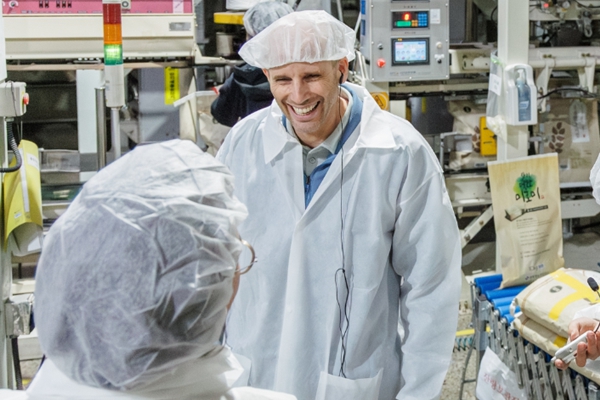 쿠팡 해롤드 로저스 대표의 '대중 친화 서사' 만들기? 새벽 배송 이어 청주서 협력업체들 '민원' 청취