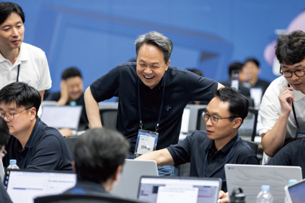 신한금융그룹 회장 진옥동이 주주서신에서 강조한 세 가지 : AI, 내부통제, 밸류업