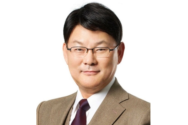 롯데카드 새로운 선장 정상호가 만난 초대형 암초 : 금감원 4.5개월 영업정지 통보에 실적 정상화 가도 비상