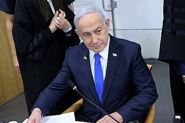 이스라엘 네타냐후 총리 부패·뇌물 의혹 재판 재개 : 미국-이란 휴전 덕분