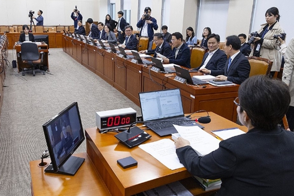 신현송 한은 총재 후보자 통화정책에서 '균형' 강조했다 : 추경의 필요성 또 한번 얘기했다