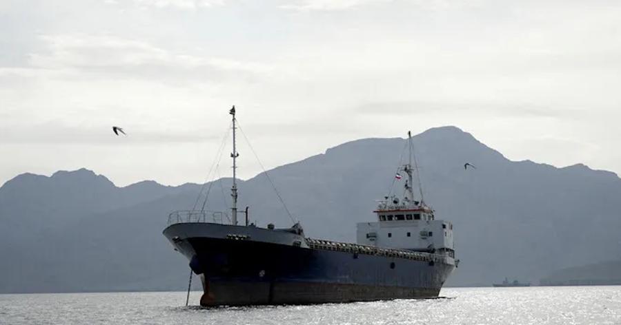 WSJ 이란, 호르무즈 해협 밖에 1.6억 배럴 석유 재고 : 트럼프 역봉쇄의 허무한 결말?