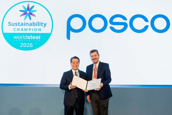 포스코그룹 회장 장인화 철강업계 '탈탄소 전환' 앞장선다 : 세계철강협회 정기회의에서 긴밀한 공조와 연대가 필수