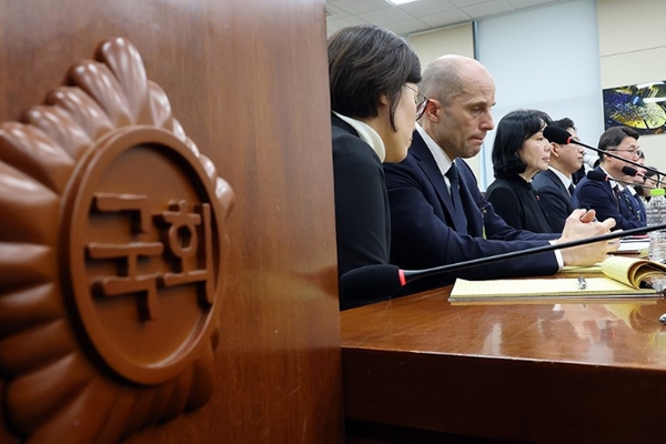 쿠팡 글로벌 확장도 '한국 성공 공식' 이식, 법무·대관 결합시킨 '인간 방패' 리스크 관리 전략도 여전  