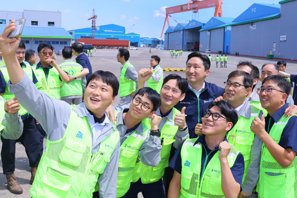 HD한국조선해양 분기 실적 기준 '영업이익 1조'로 높아졌다, 정기선 필리핀서 '해외 조선소 성공' 업계 숙제도 풀까