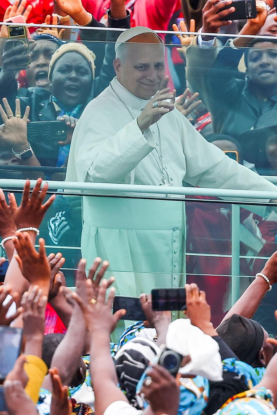 교황 레오 14세가 '예수 품에 안긴 트럼프'는 참아주지 않았다 : 하느님 이름 악용하는 자들에게 화 있을 것