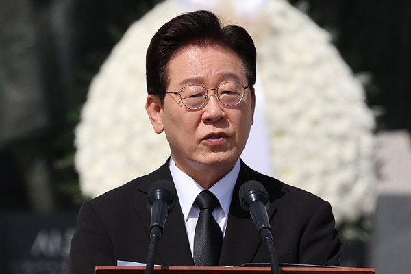 이재명 4.19 기념사에서 윤석열 '내란' 언급했다 : 민주주의를 위한 투쟁의 역사는 계속 이어진다 