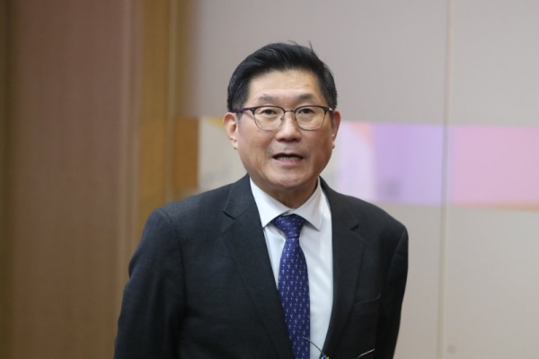 종근당 자체 개발한 '암세포 유도미사일' 신약후보물질이 임상에 돌입했다 : 김영주 신약 R&D 더 속도 낸다